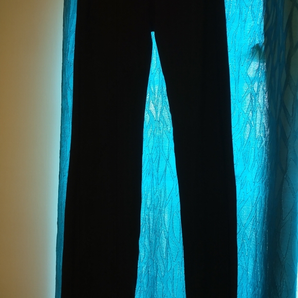 Black lululemon flare leggings - Picture 2 of 4